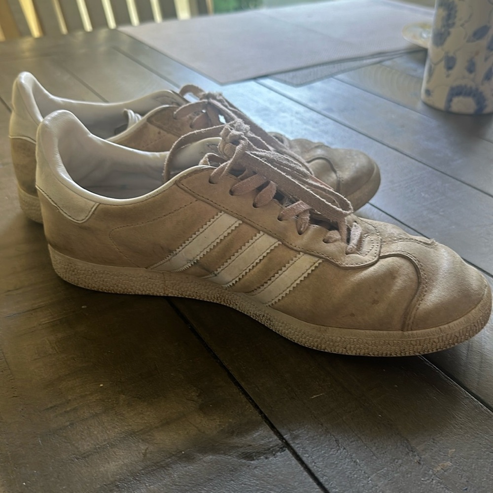 Thrifted Adidas gazelle sneakers! Fair condition